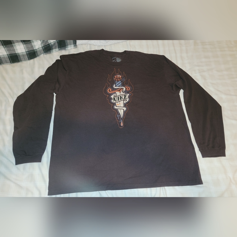 Nike Men's Brown Graphic Long Sleeve Shirt